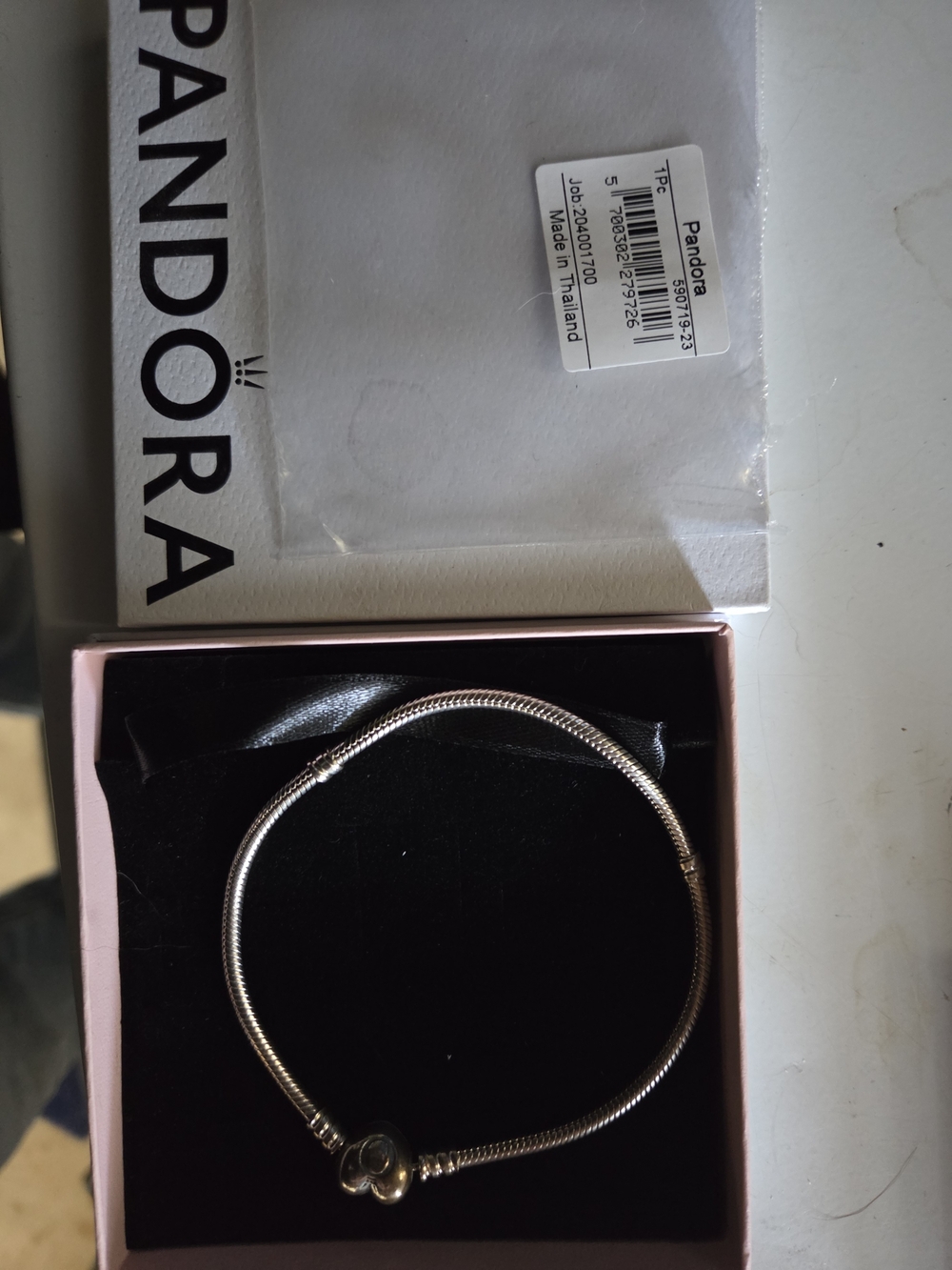 Brand NEW Pandora Silver Snake Chain Bracelet with Heart Clasp